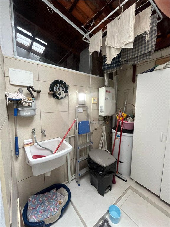Casa à venda com 3 quartos, sendo 1 suíte, no condomínio Vila das Cores, São Paulo - SP