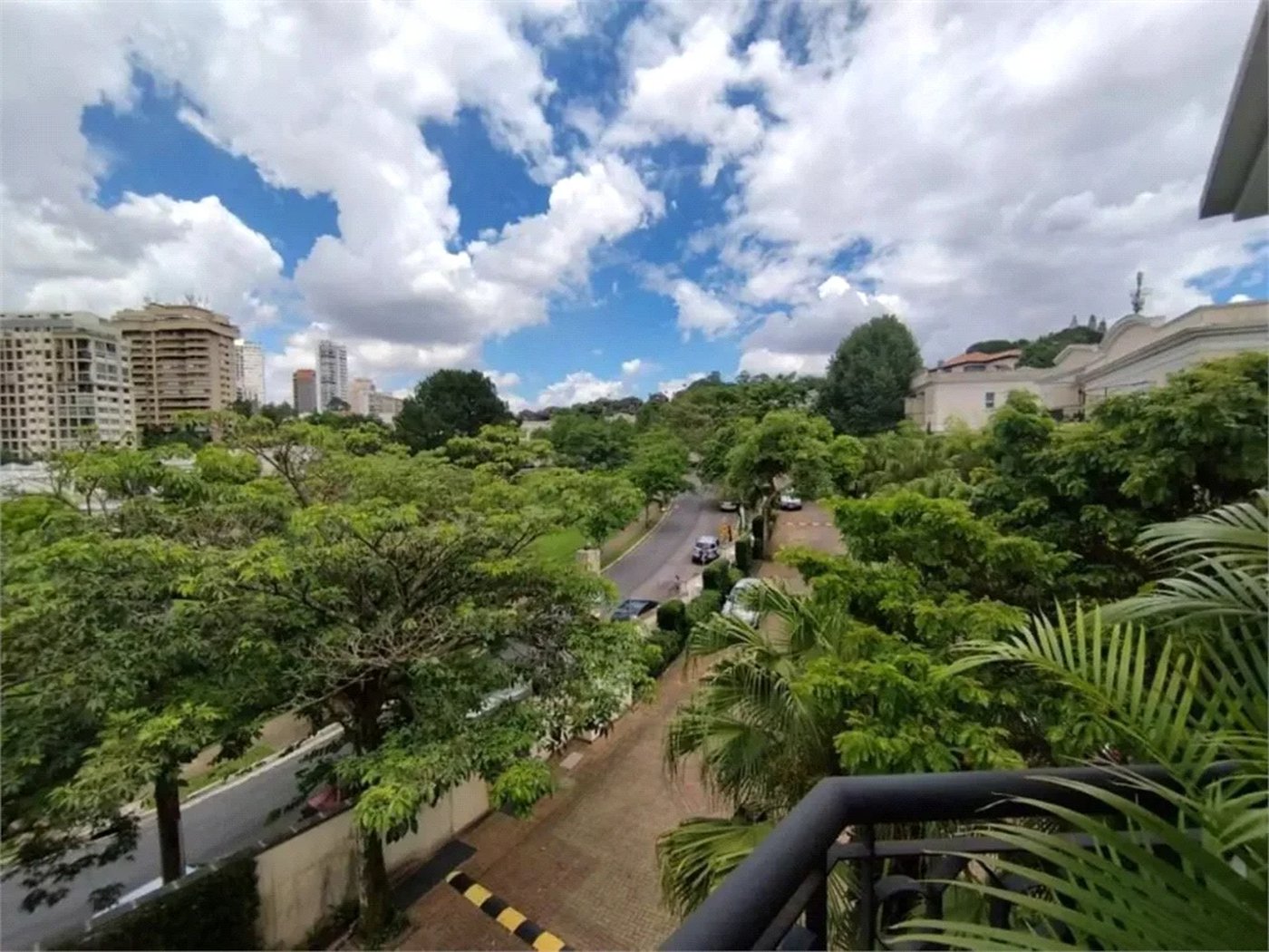 Casa à venda ou para alugar com 4 suítes no condomínio Solares Vila Europa, São Paulo - SP