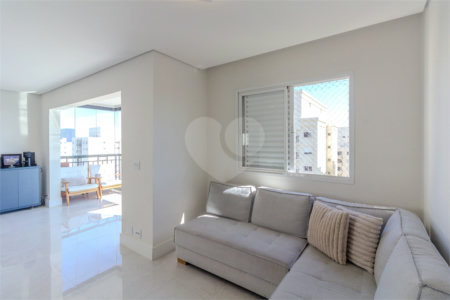 Apartamento à venda com 3 suítes em Vila Ipojuca, São Paulo, SP