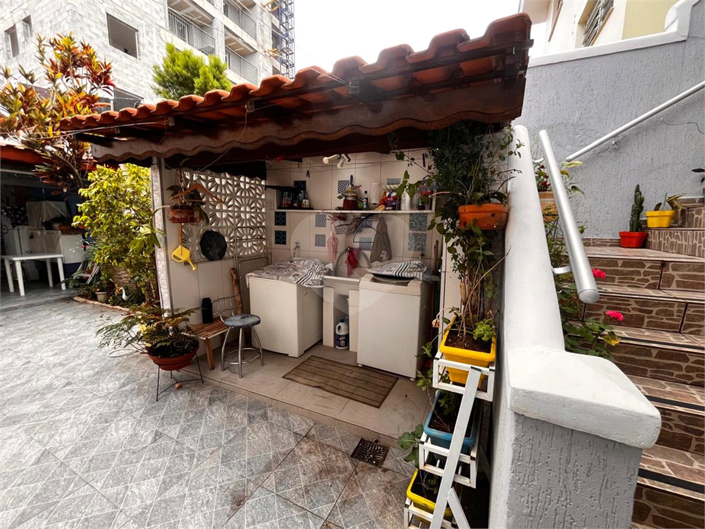 Sobrado à venda com 3 quartos, sendo 1 suíte, em Vila Paulicéia, São Paulo, SP