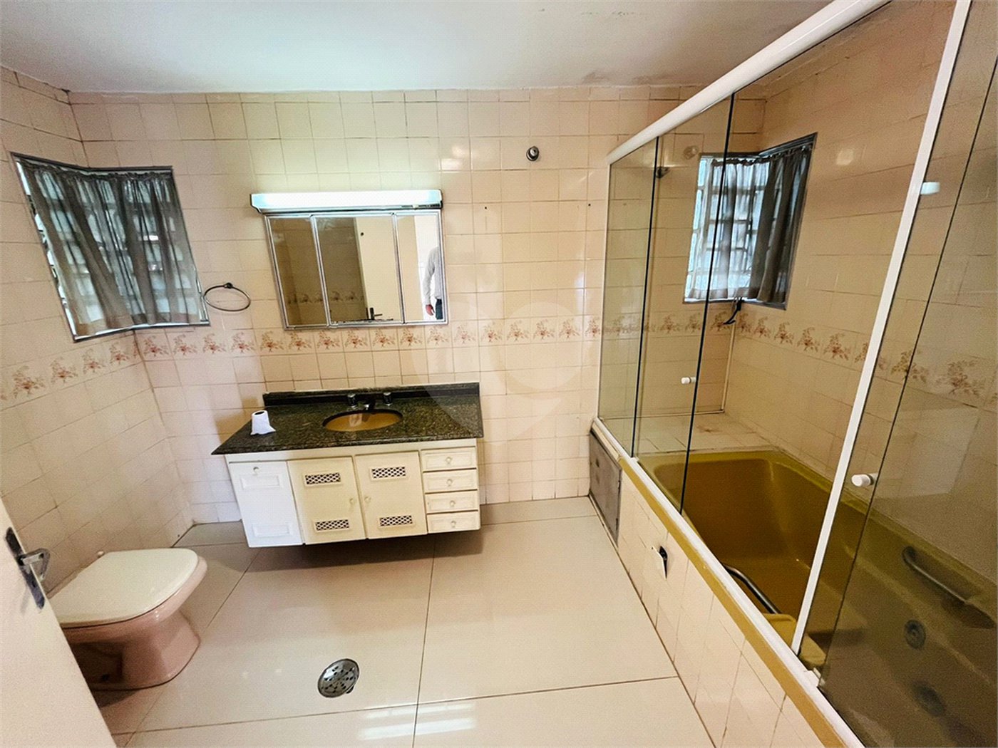 Casa à venda com 4 quartos, sendo 1 suíte, em Jardim São Bento, São Paulo, SP
