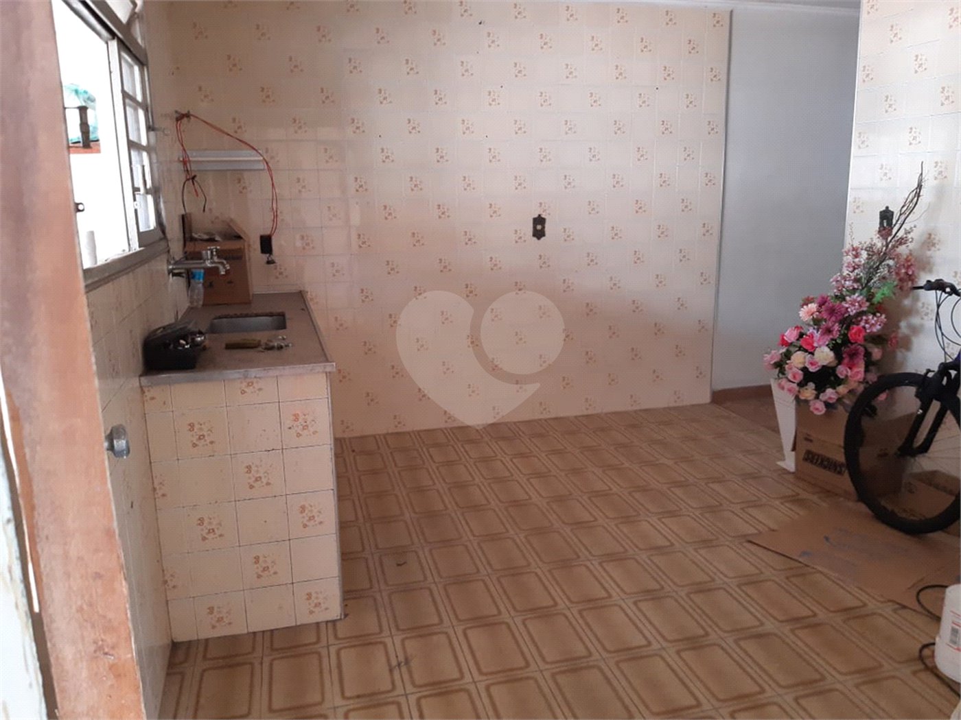 Casa à venda com 3 quartos, sendo 1 suíte, no condomínio Sem Nome, São Paulo - SP
