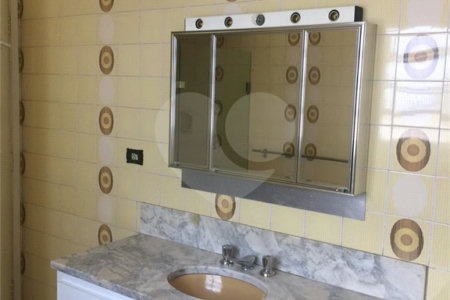 Sobrado à venda com 3 quartos, sendo 1 suíte, em Vila Nova Caledônia, São Paulo, SP