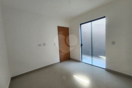 Sobrado à venda com 3 quartos, sendo 2 suítes,  em Parque Vitória, São Paulo, SP