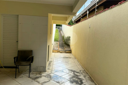 Casa à venda com 8 quartos, sendo 3 suítes,  no condomínio Terras de Santa Rosa, Salto - SP