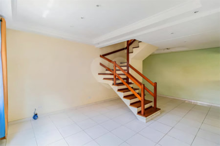 Casa à venda com 3 quartos, sendo 1 suíte,  no condomínio Villa Bella, São Paulo - SP
