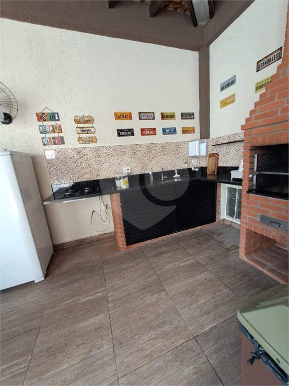 Apartamento à venda com 3 quartos, sendo 1 suíte,  em Enseada, Guarujá, SP