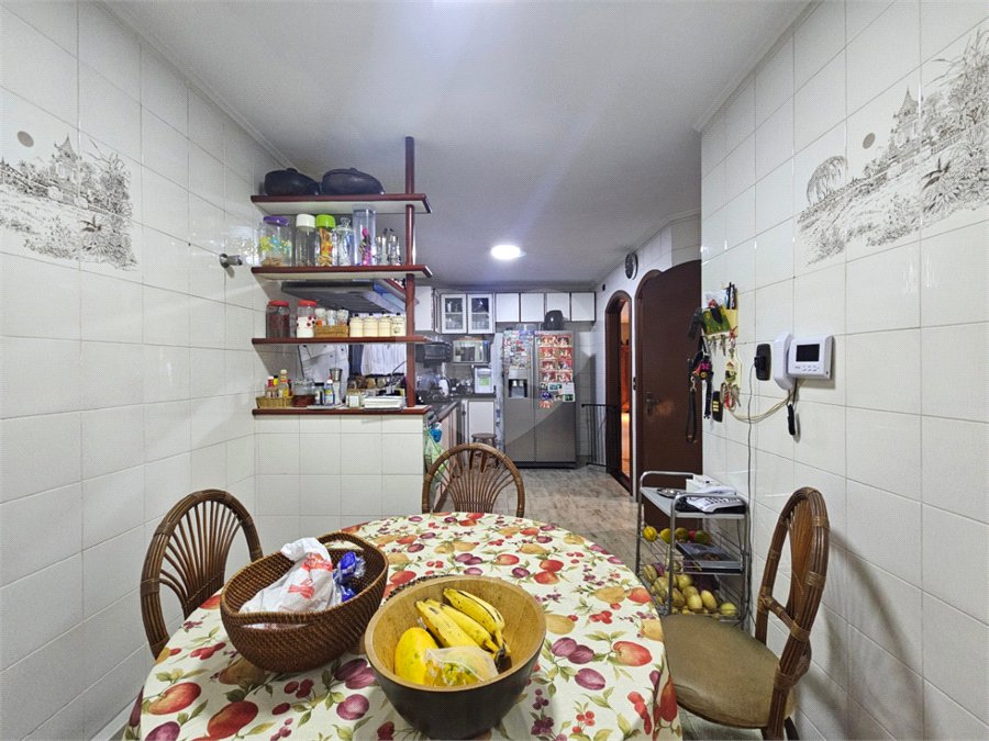 Sobrado à venda com 4 quartos, sendo 2 suítes, em Interlagos, São Paulo, SP