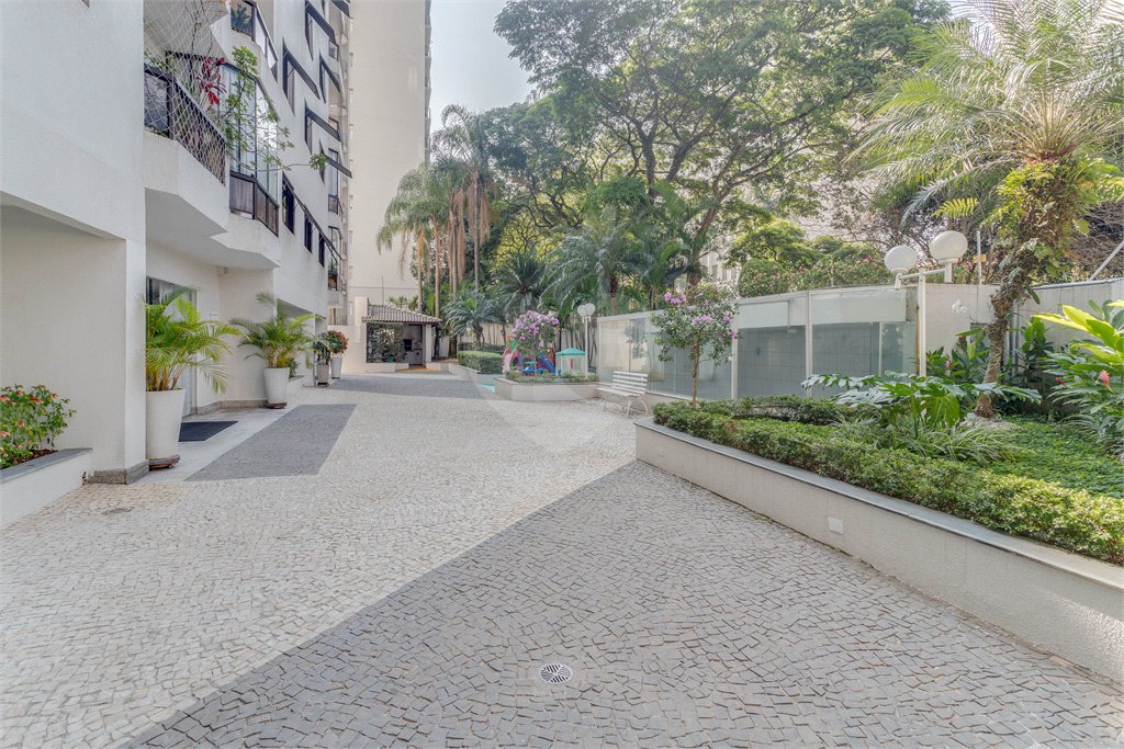Cobertura à venda ou para alugar com 3 quartos, sendo 2 suítes,  em Campo Belo, São Paulo, SP