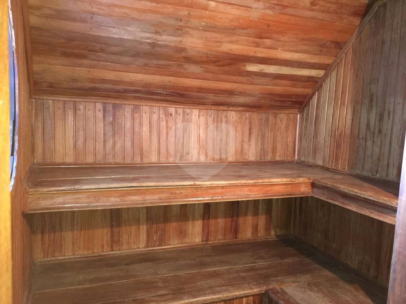 Casa à venda com 3 quartos, sendo 1 suíte, no condomínio Lago Azul, Araçoiaba da Serra - SP