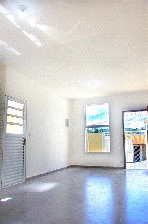 Sobrado à venda com 3 quartos, sendo 1 suíte,  em Serra da Cantareira, Mairiporã, SP
