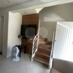 Casa à venda com 3 quartos, sendo 1 suíte, no condomínio Vila das Cores, São Paulo - SP