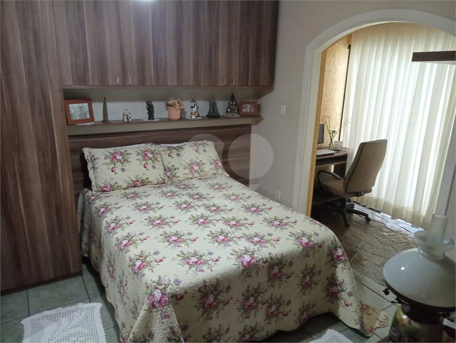 Casa à venda com 3 quartos, sendo 2 suítes, em Vila Flávio, Mogi das Cruzes, SP