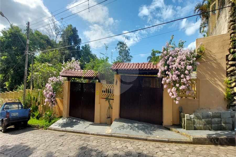Casa à venda com 3 quartos, sendo 1 suíte, em Pirucaia, Mairiporã, SP