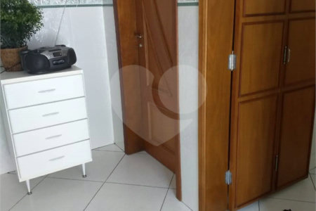 Casa à venda com 4 quartos, sendo 2 suítes, em Vila Petrópolis, Atibaia, SP