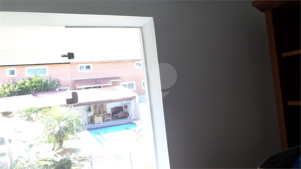 Sobrado à venda com 4 suítes em Recanto Impla, Carapicuíba, SP