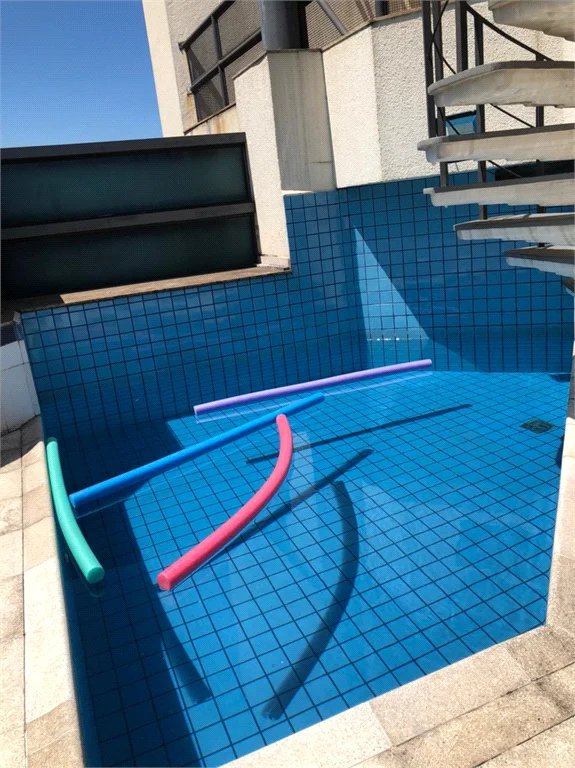 Cobertura à venda com 5 quartos, sendo 3 suítes, em Vila Andrade, São Paulo, SP