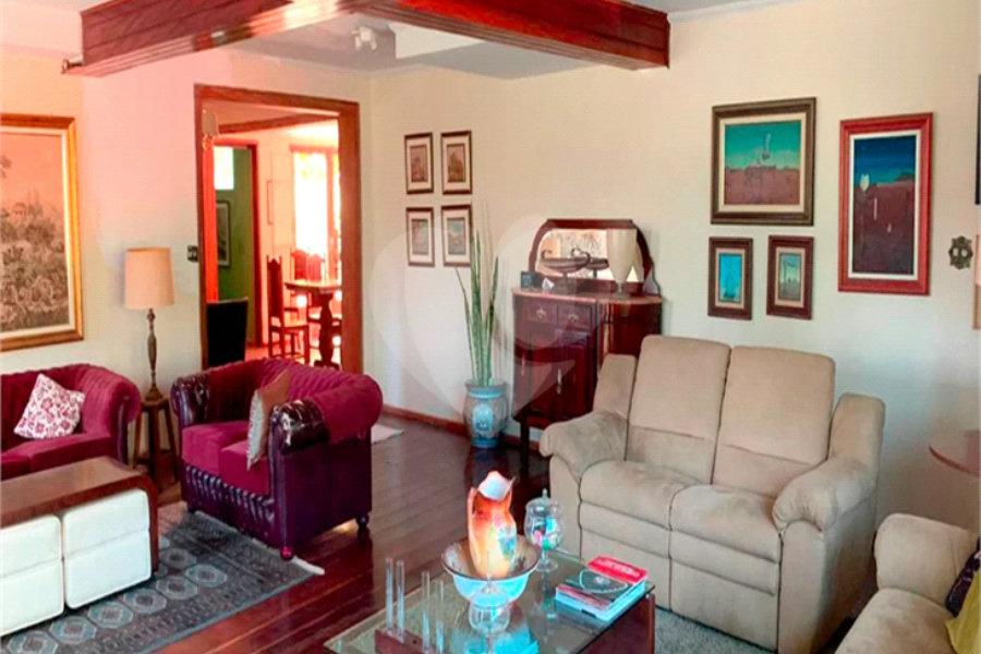 Casa à venda com 4 suítes em Roseira, Mairiporã, SP