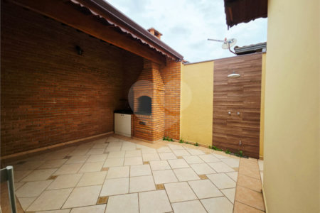 Casa à venda com 3 quartos, sendo 1 suíte, no condomínio Parque das Árvores, Sorocaba - SP