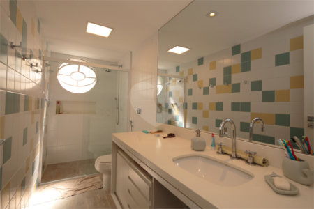 Apartamento à venda com 4 quartos, sendo 1 suíte, em Alto da Boa Vista, São Paulo, SP