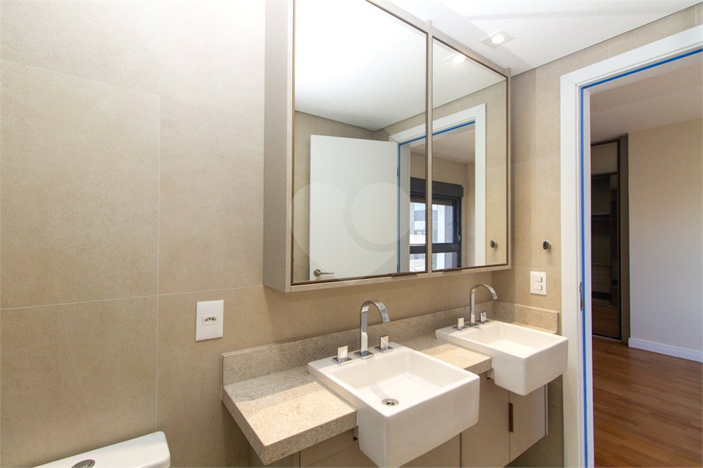 Apartamento à venda ou para alugar com 3 suítes em Jardim Morumbi, São Paulo, SP