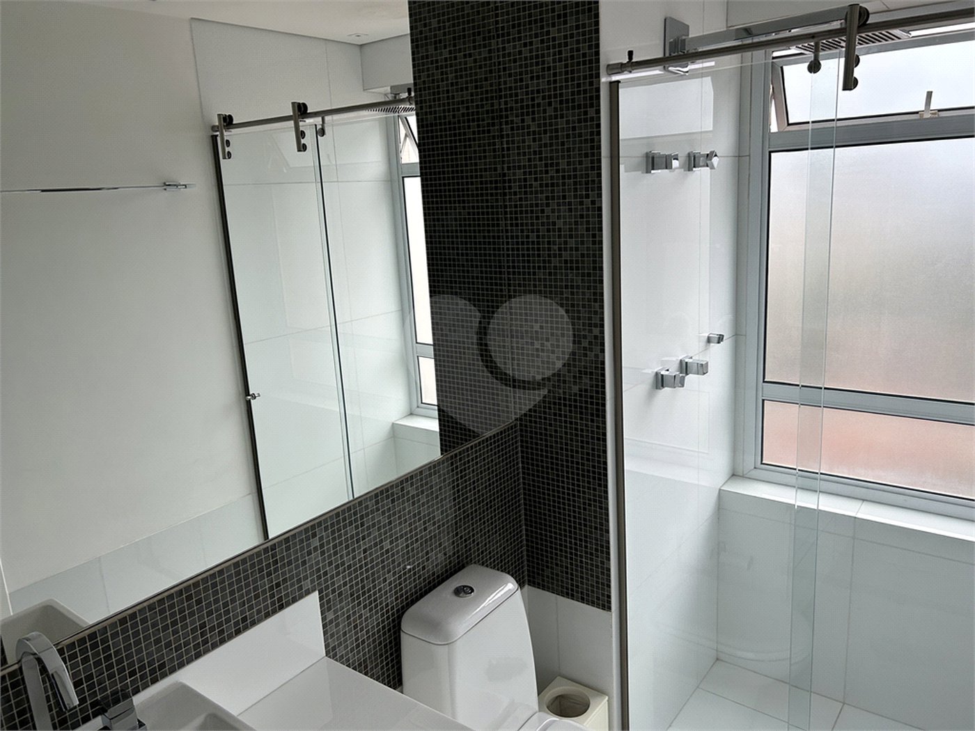 Apartamento à venda ou para alugar com 2 suítes em Água Branca, São Paulo, SP