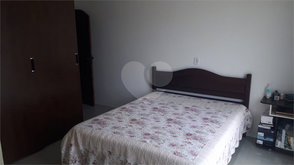Sobrado à venda com 3 quartos, sendo 1 suíte,  em Vila Caputera, Mogi das Cruzes, SP