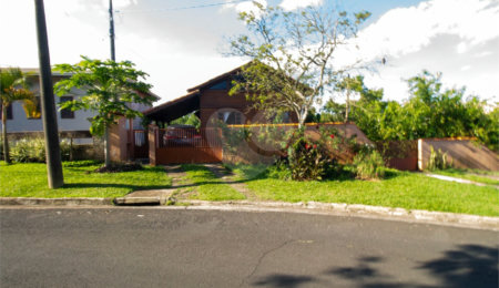 Casa à venda com 3 quartos, sendo 1 suíte,  em Jardim Villaça, São Roque, SP