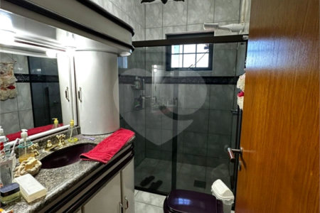 Sobrado à venda com 6 quartos, sendo 1 suíte, no Centro, Ponta Porã, MS