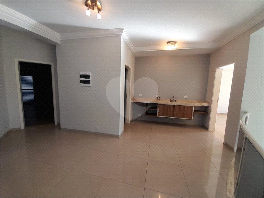 Casa à venda com 4 quartos, sendo 3 suítes, no condomínio Residencial Terras de Vinhedo, Vinhedo - SP