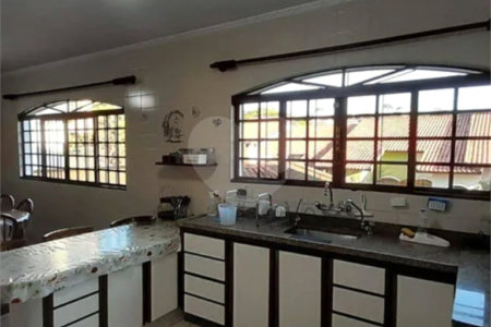 Sobrado à venda com 4 quartos, sendo 1 suíte, em Jardim Pinheiros, São Paulo, SP