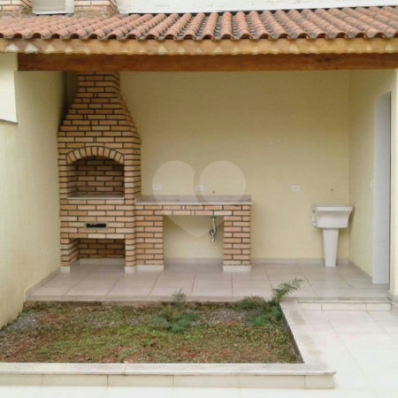 Casa à venda com 3 quartos, sendo 1 suíte,  em Vila Nivi, São Paulo, SP