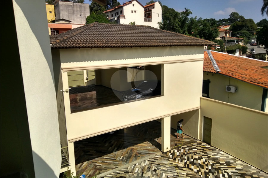Sobrado à venda com 4 quartos, sendo 3 suítes,  em Horto, São Paulo, SP