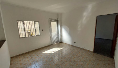 Sobrado à venda com 3 quartos em Vila Mangalot, São Paulo, SP
