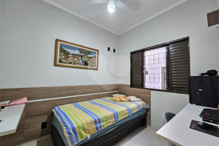 Casa à venda com 3 quartos, sendo 1 suíte,  em Jardim Jóquei Clube, Ribeirão Preto, SP