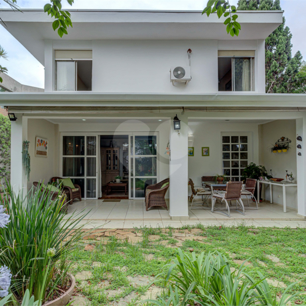 Casa à venda ou para alugar com 4 quartos, sendo 2 suítes, em Ibirapuera, São Paulo, SP