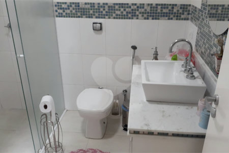 Sobrado à venda com 3 quartos, sendo 1 suíte,  no Centro, Elias Fausto, SP