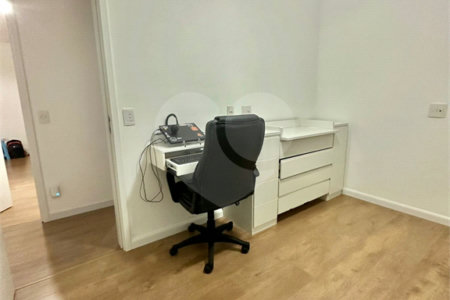 Apartamento à venda com 3 quartos, sendo 1 suíte,  em Vila Andrade, São Paulo, SP