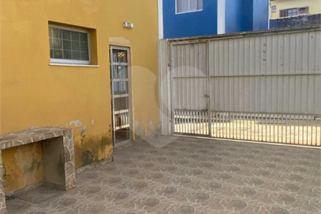 Casa à venda com 3 quartos, sendo 1 suíte,  em Vila Suissa, Mogi das Cruzes, SP