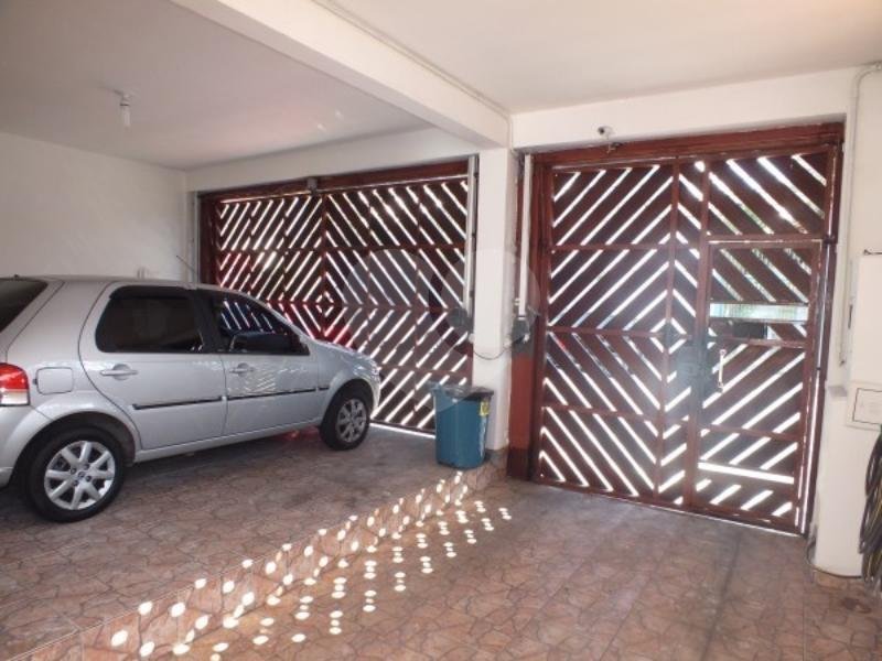 Casa à venda com 3 quartos, sendo 1 suíte, em Jardim Oriental, São Paulo, SP