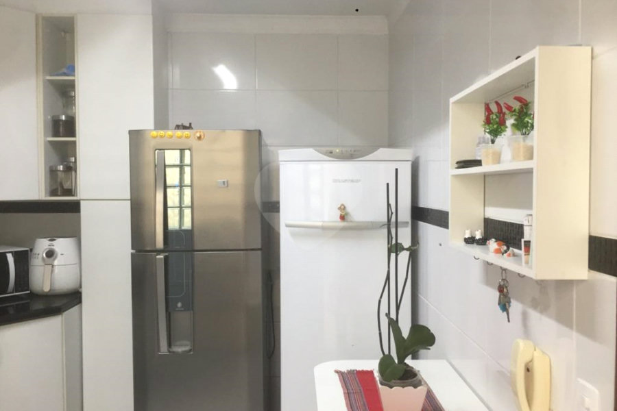 Casa à venda com 3 quartos, sendo 1 suíte, no condomínio Morada do Horto, São Paulo - SP