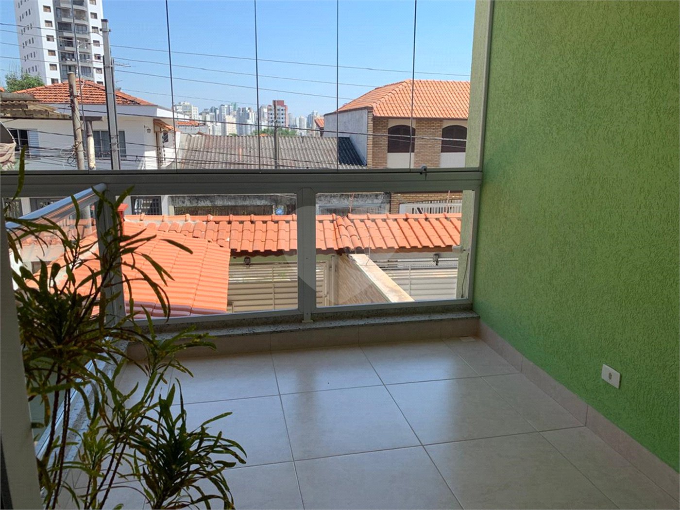 Sobrado à venda com 3 quartos, sendo 1 suíte,  em Vila Gumercindo, São Paulo, SP