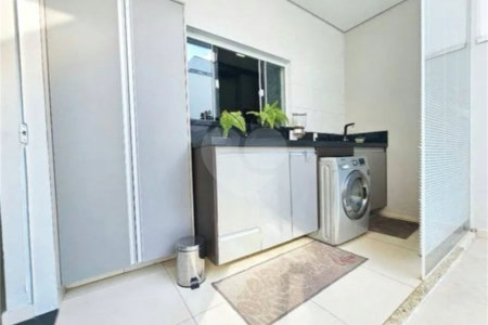 Casa à venda com 3 quartos, sendo 1 suíte, no condomínio Horto Florestal III, Sorocaba - SP