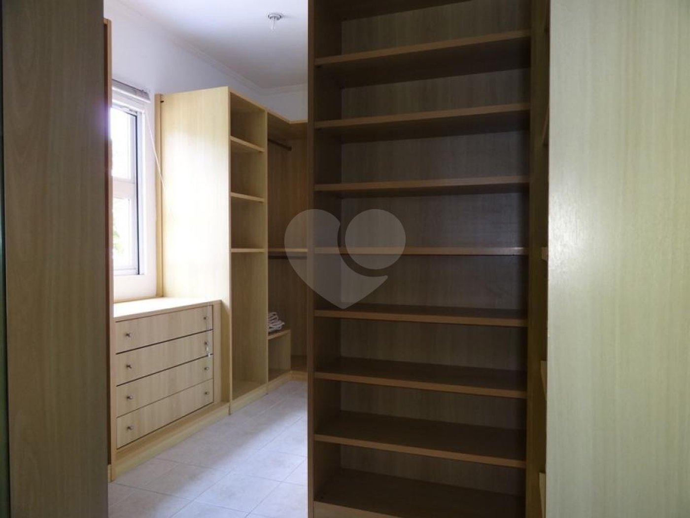 Casa à venda com 4 suítes no condomínio Jardim Ibiratiba, São Paulo - SP