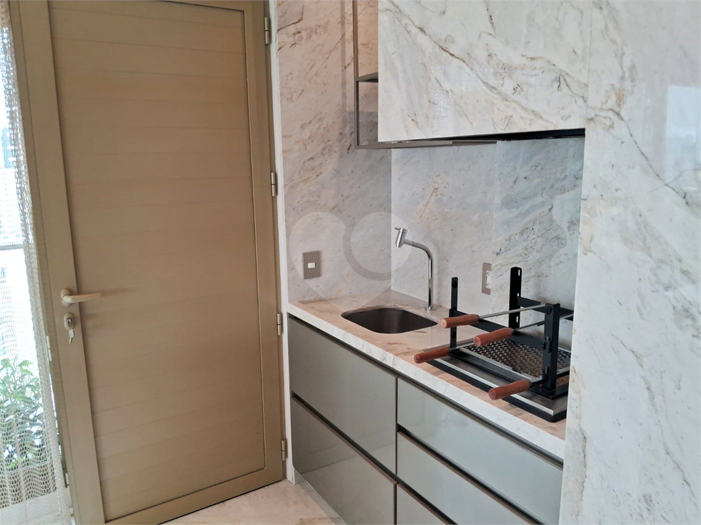 Apartamento à venda com 3 suítes em Moema, São Paulo, SP