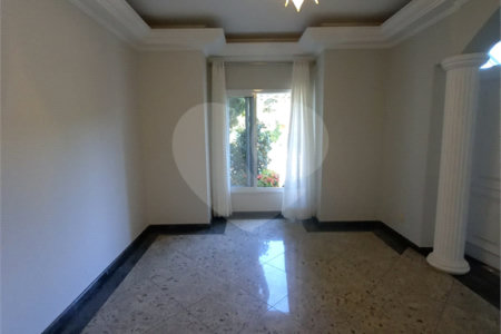 Casa à venda com 5 quartos, sendo 3 suítes, no condomínio Vinhas da Vista Alegre - Lado Sede, Vinhedo - SP