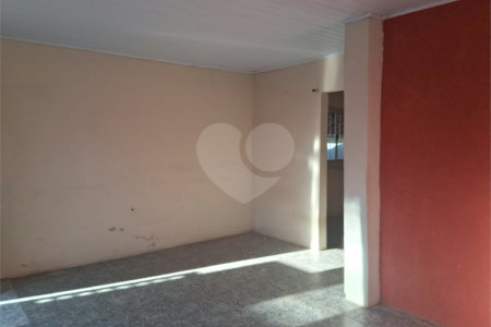 Casa à venda com 2 quartos em Vila Hungria, Itapetininga, SP