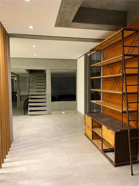 Sobrado à venda com 4 suítes em Vila Inah, São Paulo, SP