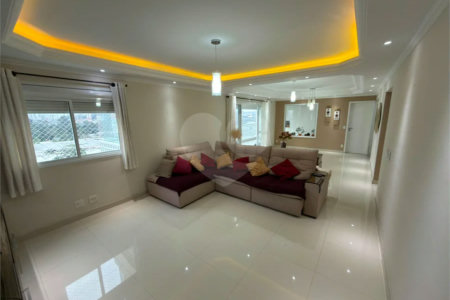 Apartamento à venda com 3 suítes em Jardim Marajoara, São Paulo, SP