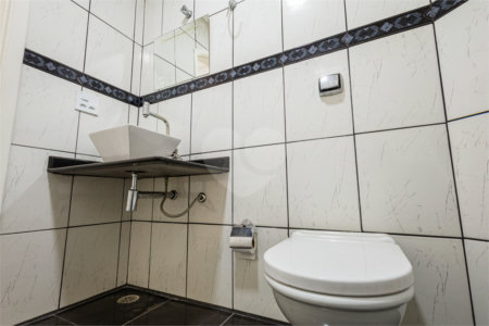 Casa à venda com 3 quartos, sendo 2 suítes, em Jardim Santa Cecília, Guarulhos, SP